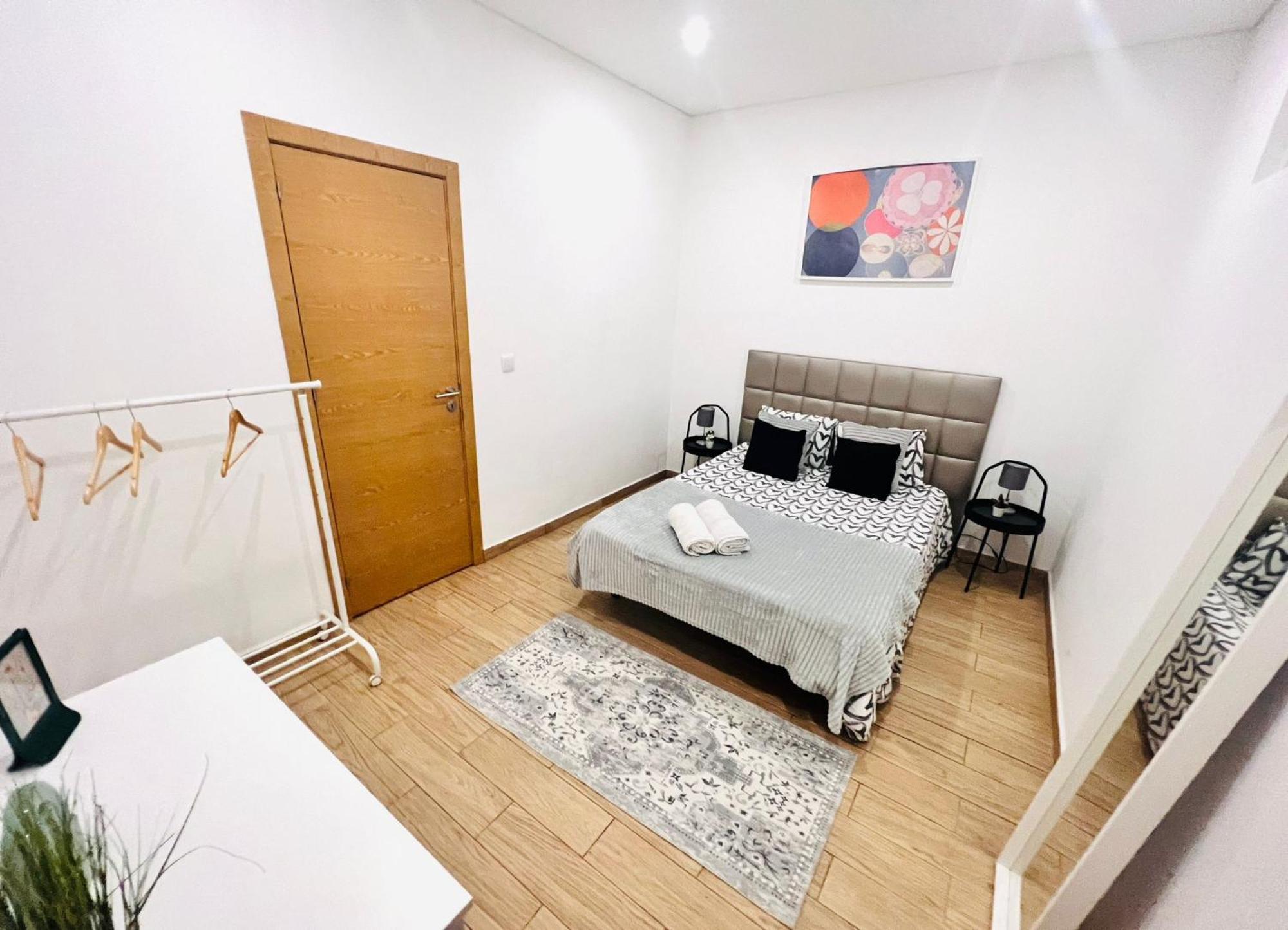 Rooms, Ideal Location For Tourists