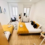 Central Lisbon Rooms, Ideal Location For Tourists