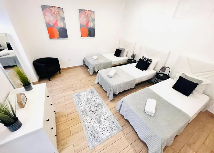 Central Lisbon Rooms, Ideal Location For Tourists